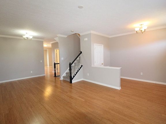 4th image of 2189 Deyerle Ave