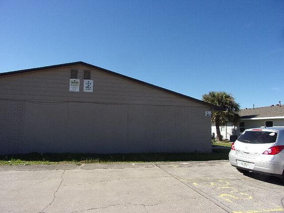 2nd image of 3025 Saint Paul Dr