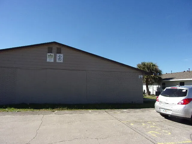 3025 Saint Paul Dr — Photo 2