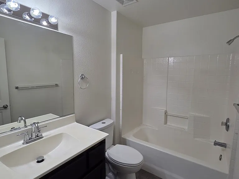 3404 Oro Grande Blvd — Photo 8