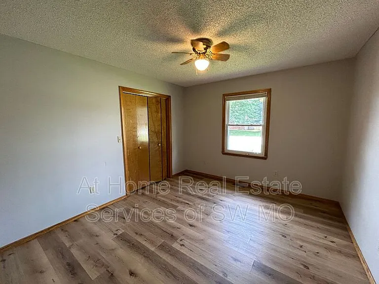 306 W Hunter Dr — Photo 7