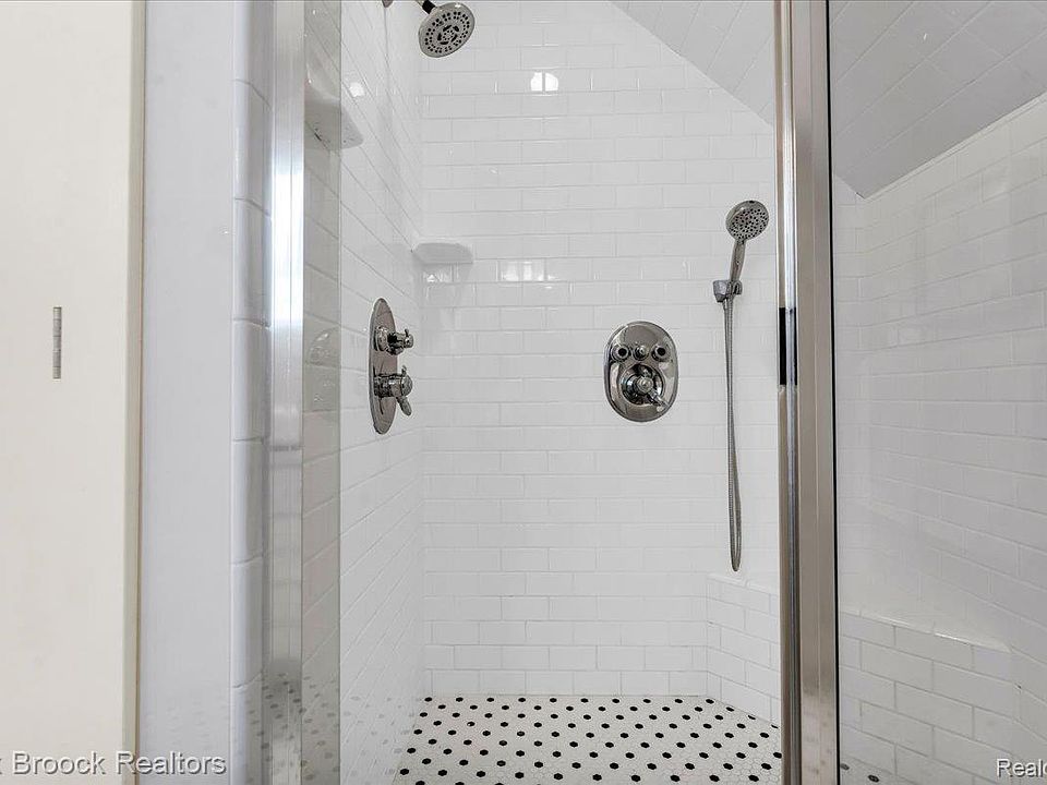 1080 Bennaville Ave, photo 26