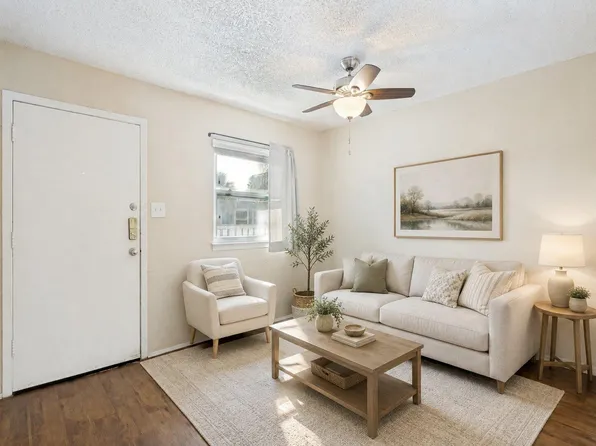 2401 Manor Rd APT 218, Austin, TX 78722