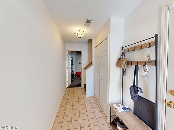 3rd image of 517 Parkside Ln