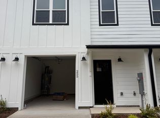 255 Townhome Ln, Southern Pines, NC 28387