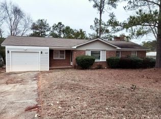 607 Dandridge Dr, Fayetteville, NC 28303