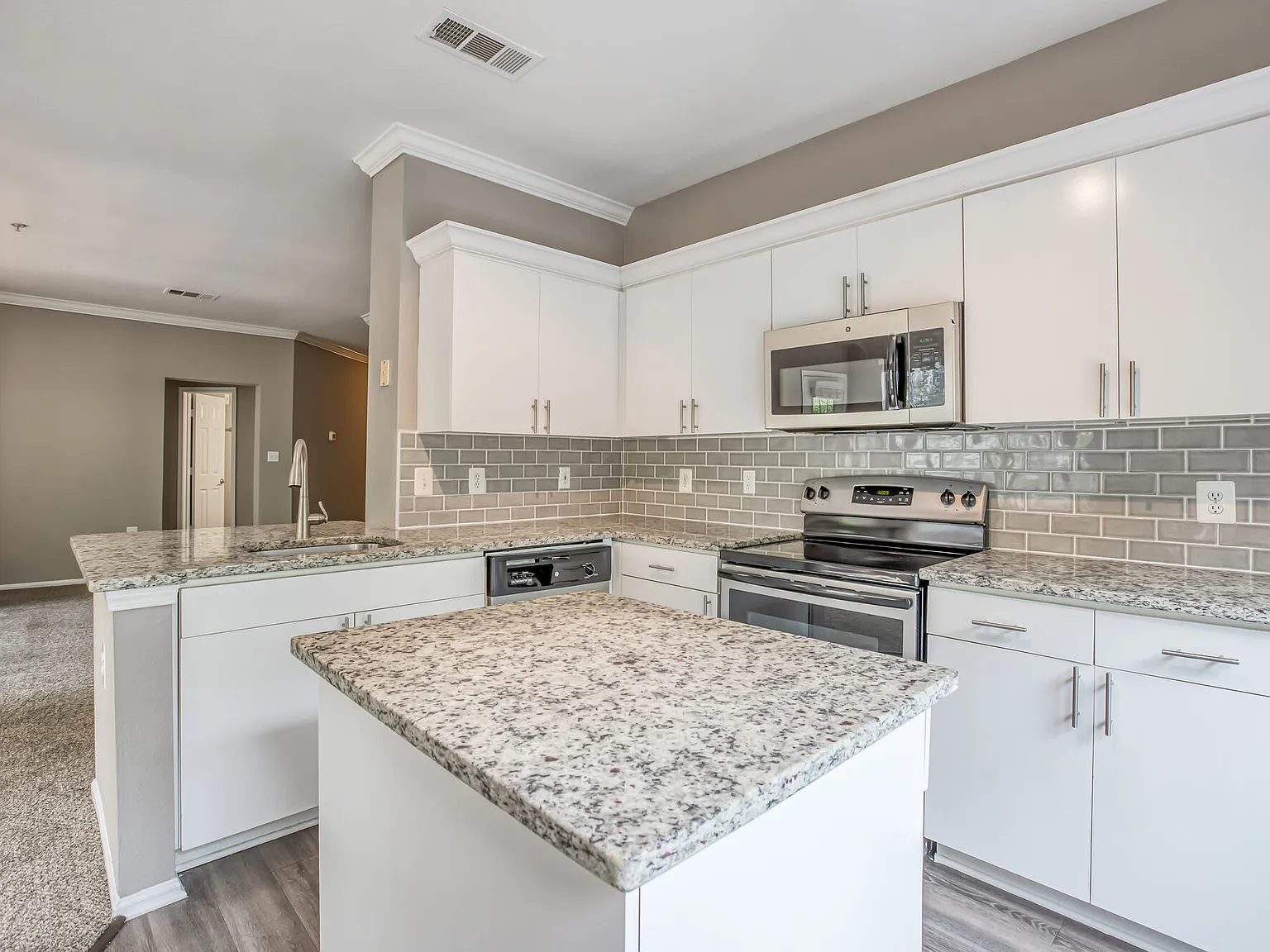 The Trails at King Farm Apartments — Photo 3