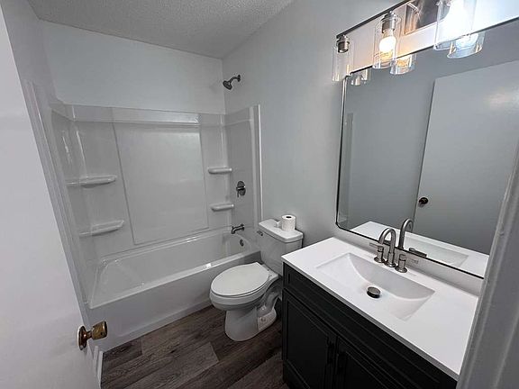 5th image of 2217 Maple St