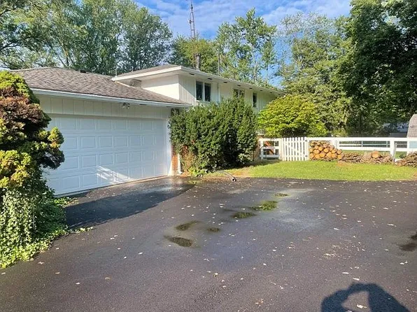 1939 Willowgreen Dr, Dayton, OH 45432