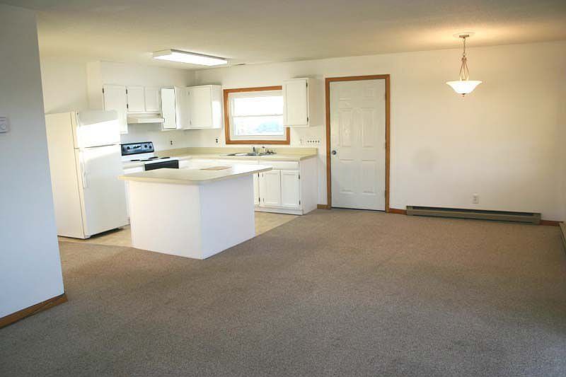 2nd image of 301 Dolly St