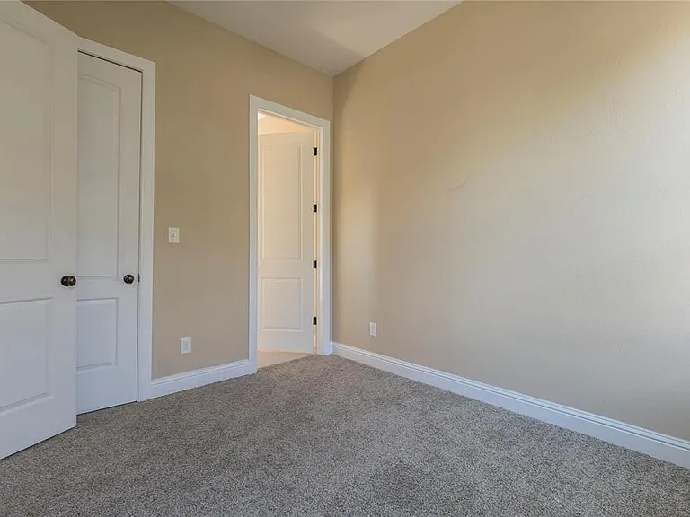 1424 Eddington St — Photo 12
