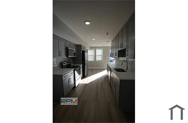 Building Photo - 804 N Rosedale St
