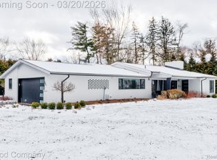 805 N Pemberton Rd, Bloomfield Hills, MI 48302