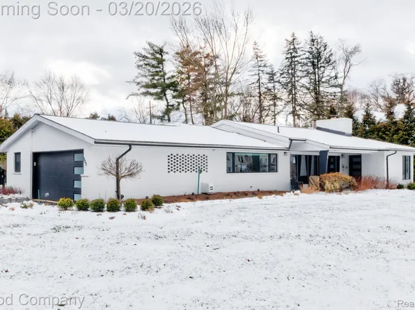 805 N Pemberton Rd, Bloomfield Hills, MI 48302