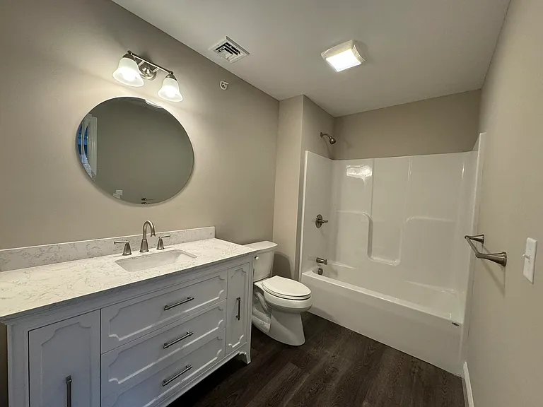 108 Mammoth Rd #B — Photo 15