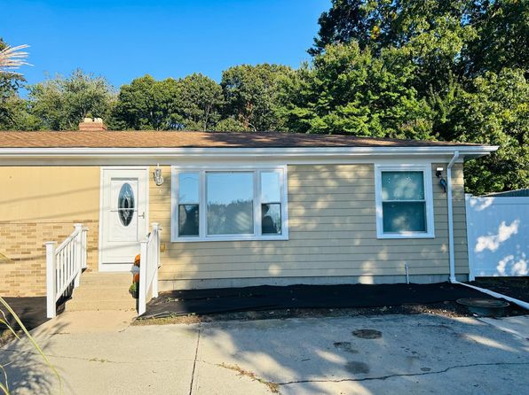 4 Summit St