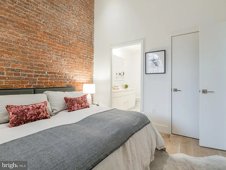 1324 E St SE #211 — Photo 10