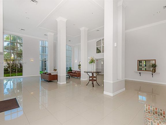 4th image of 9725 NW 52nd St APT 213