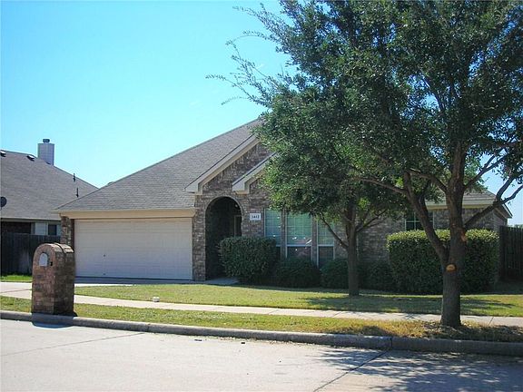 2nd image of 1412 Fox Glen Trl