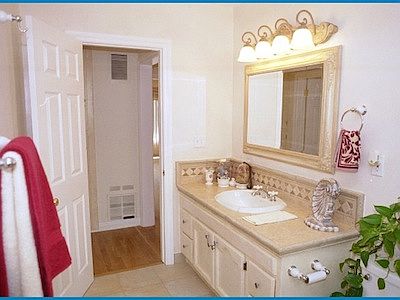 4th image of 216 S Gale Dr APT A