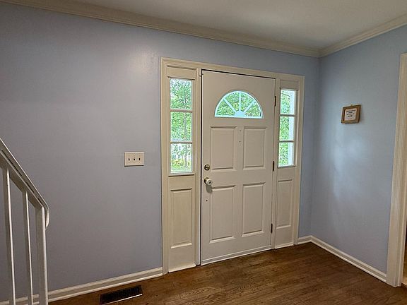 2nd image of 4015 Duke Of Glouster St