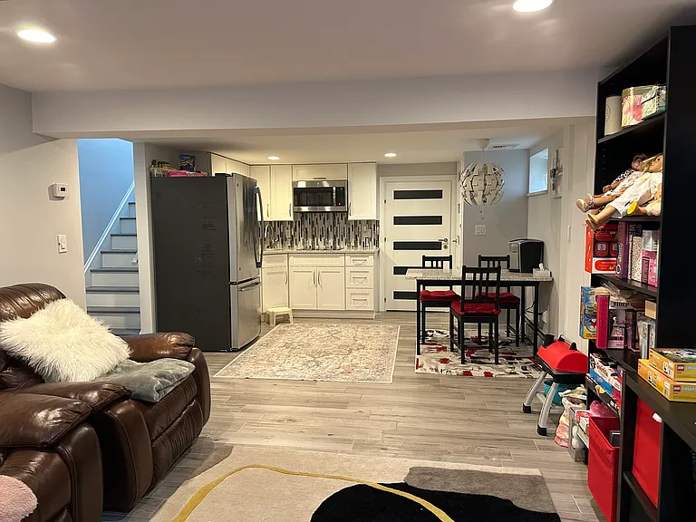 27 Cottage Pl #1 — Photo 15