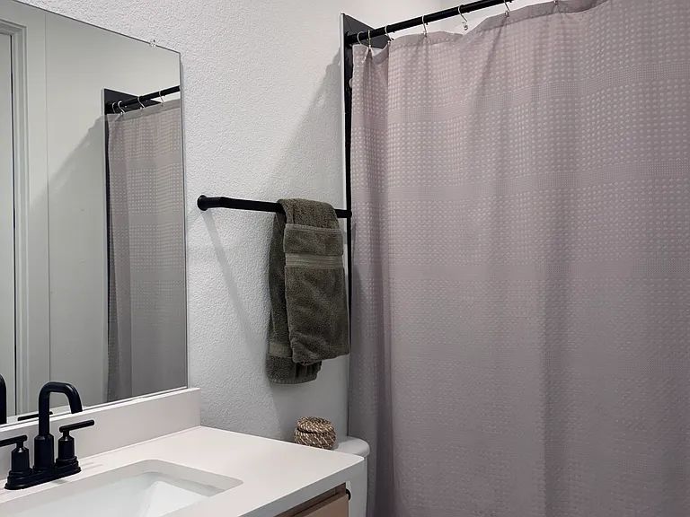 Guest Bedroom Bath 1 w/ Walk In Closet
