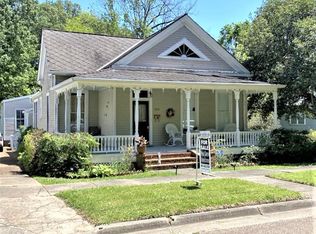 215 Saint Charles Ave, Natchez, MS 39120