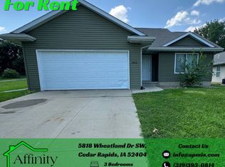 5818 Wheatland Dr SW, Cedar Rapids, IA 52404