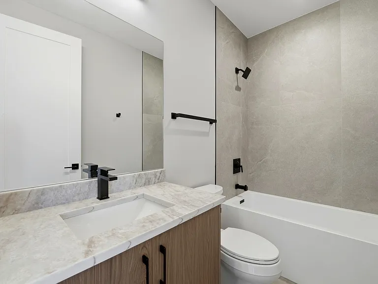 2355 W Flournoy St #102 — Photo 9