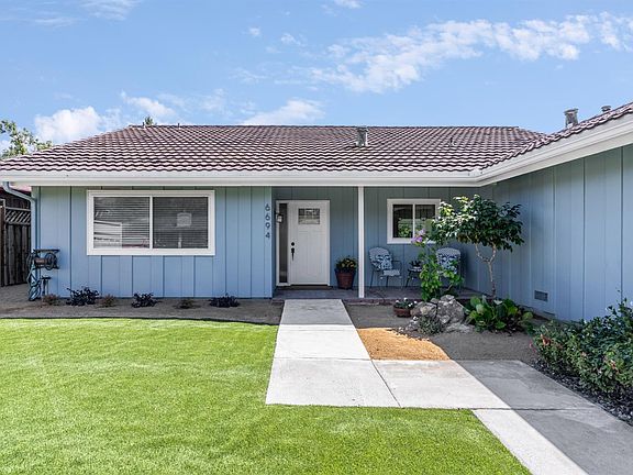 3rd image of 6694 Oakmont Drive