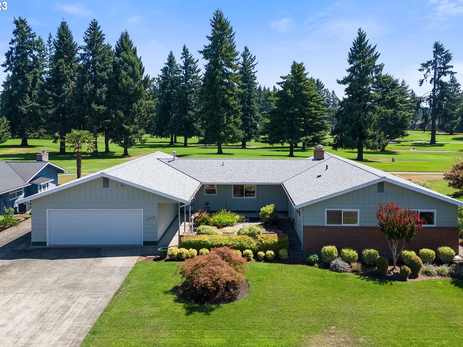 2144 NE Country Club Dr