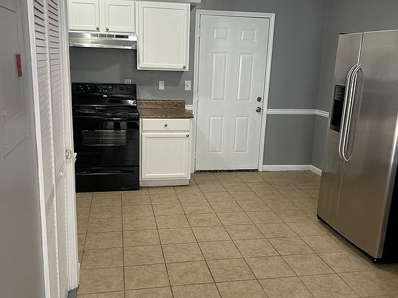 5th image of 2633 Evans Mill Dr #1