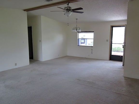 5th image of 4436 San Lucian Ln