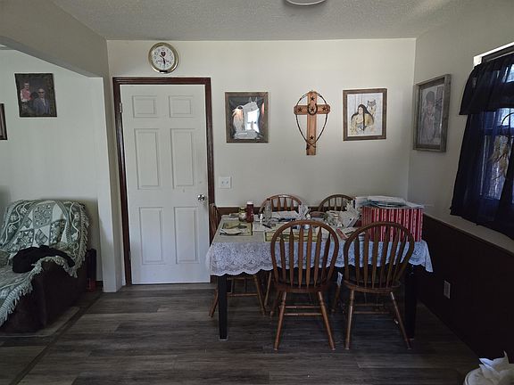 4th image of 905 Freeland Dr