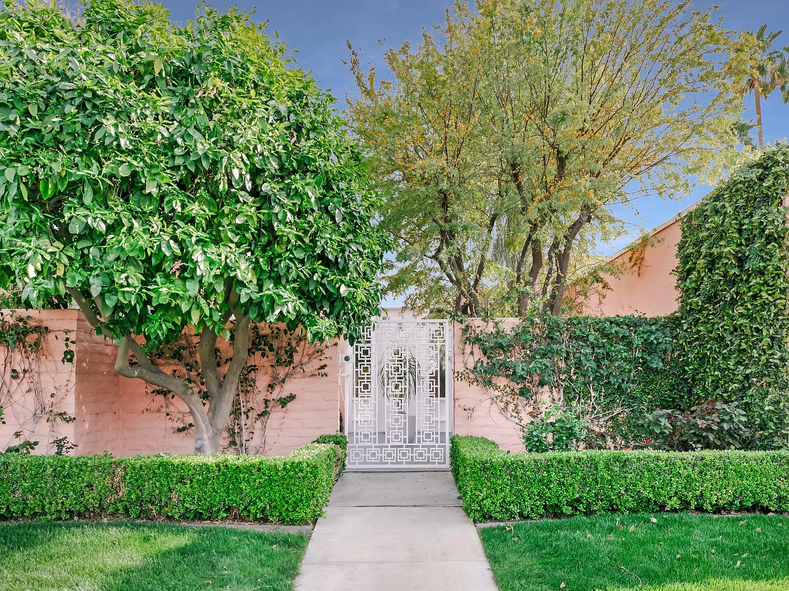 3 bed, 2466 sqft, $6,000 — Photo 2
