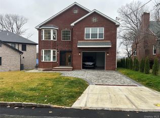 15 Sunlight Hl, Yonkers, NY 10704