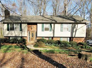 295 Creekwood Dr, Advance, NC 27006