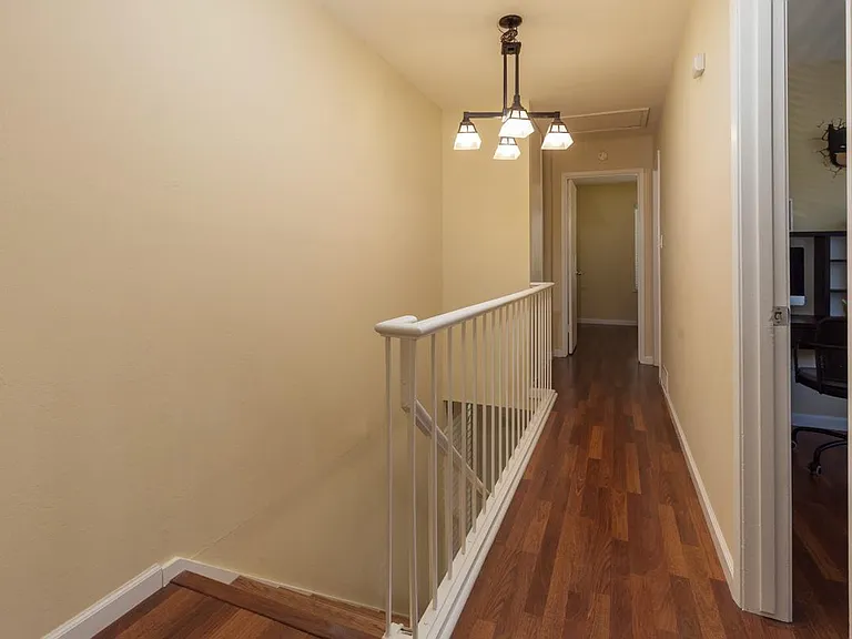 263 N Temple Dr — Photo 10