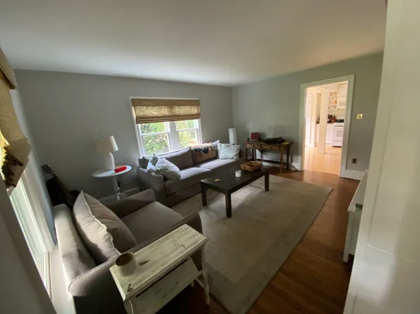 703 Dranesville Rd, Herndon, VA 20170