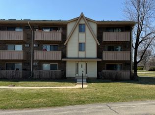 1 Cedar Ct APT 4, Vernon Hills, IL