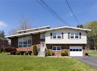 18 Harness Dr, Meriden, CT 06450