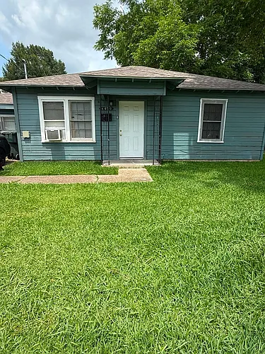 4450 Dallas St Photo 1