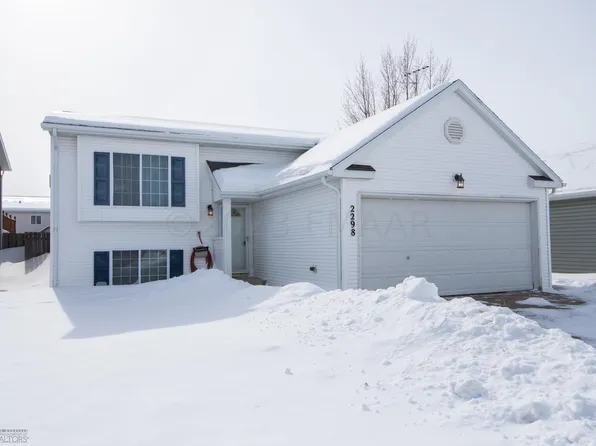 2298 59th Ave S, Fargo, ND 58104