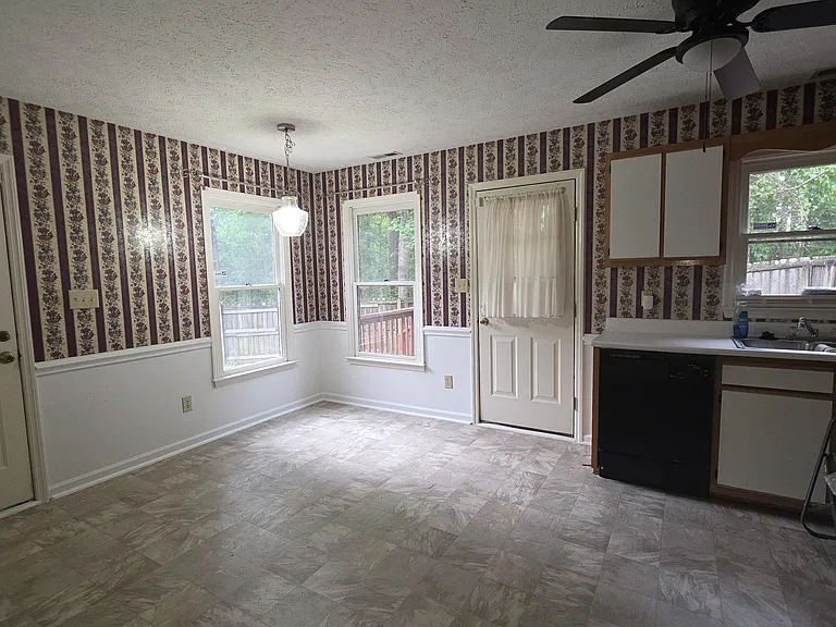 3242 Melba Dr — Photo 6