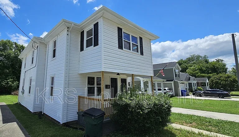 308 Saint James Ave #B — Photo 3