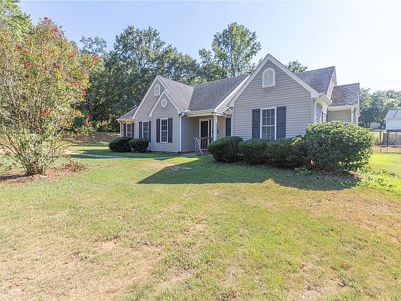 2nd image of 101 Springview Dr