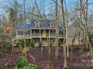 5 Cobble Hill Rd, Fairview, NC 28730