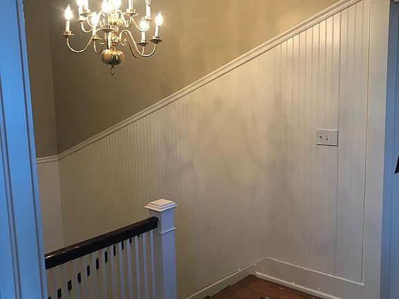 4th image of 241 Hampton Ave APT A