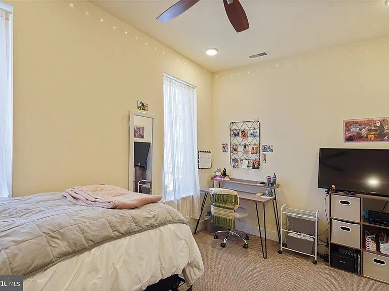 1945 N Gratz St #B — Photo 9